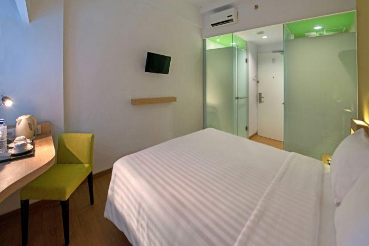 Whiz Prime Hotel Megamas Манадо Экстерьер фото