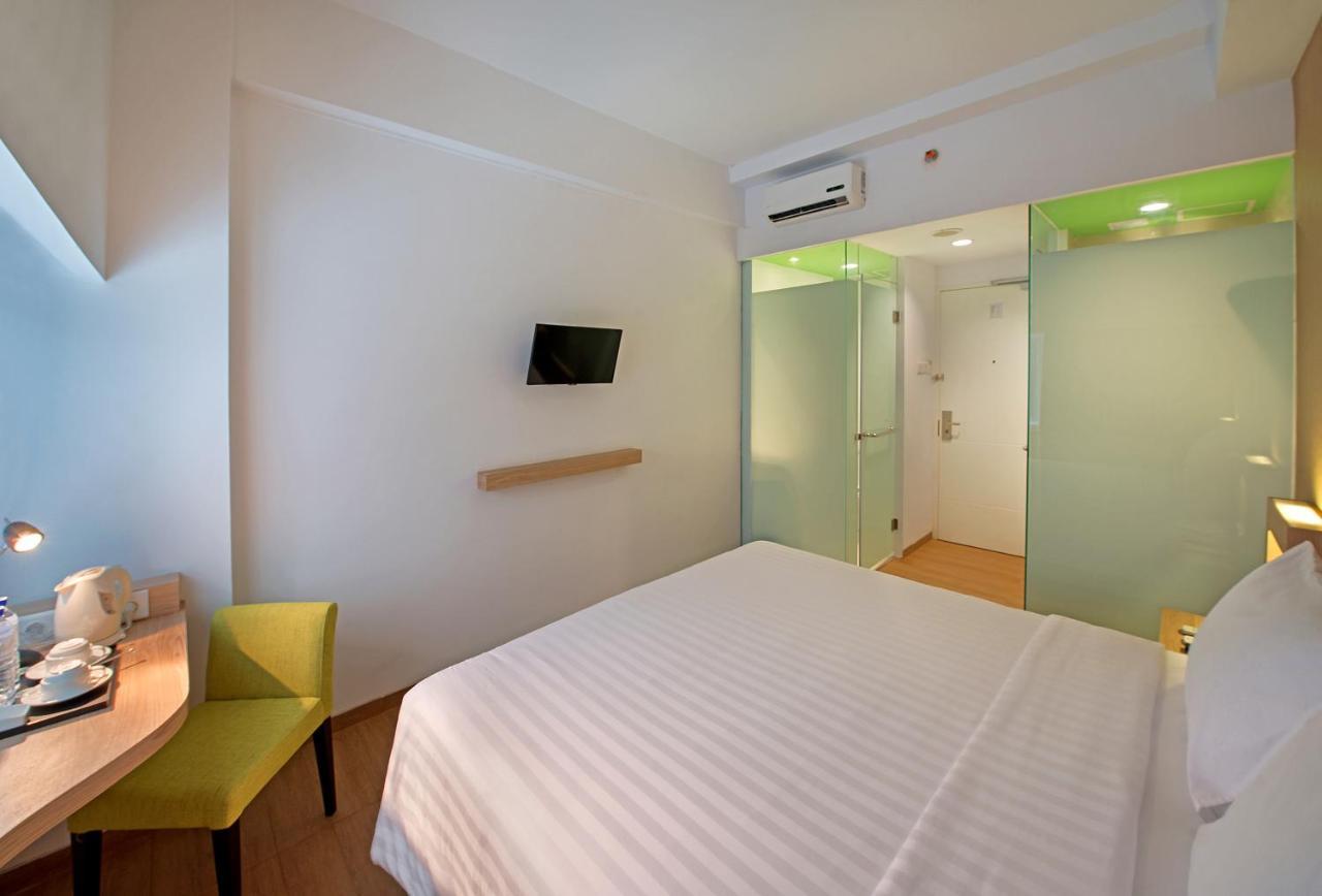Whiz Prime Hotel Megamas Манадо Экстерьер фото